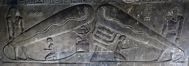 3. Archeologické objevy: Obřady a chrámy jako důkaz Hathorina vlivu na egyptskou společnost