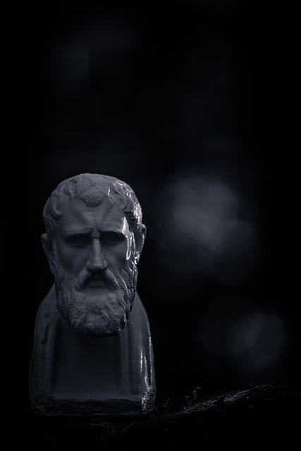 2.‌ Stoikové a jejich pojetí osudu: ⁤Přijímání​ nevyhnutelného