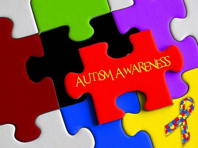 Autismus⁣ ve školském prostředí: Jak ⁤pomoci dětem⁢ s poruchami⁢ autistického spektra