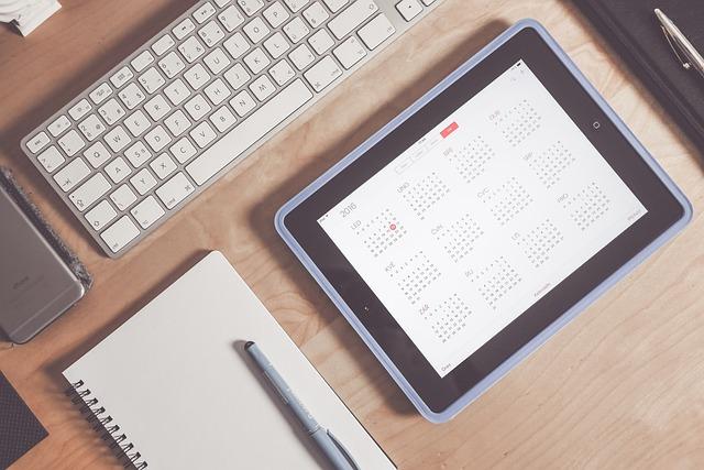 Přizpůsobení kalendáře v Excelu: Barevné schéma, popisky a další úpravy