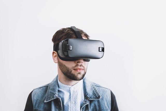 What is Virtual Reality and how ‍does it ‍work?