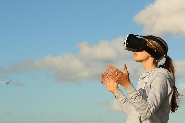 Applications of Virtual ‍Reality in various industries